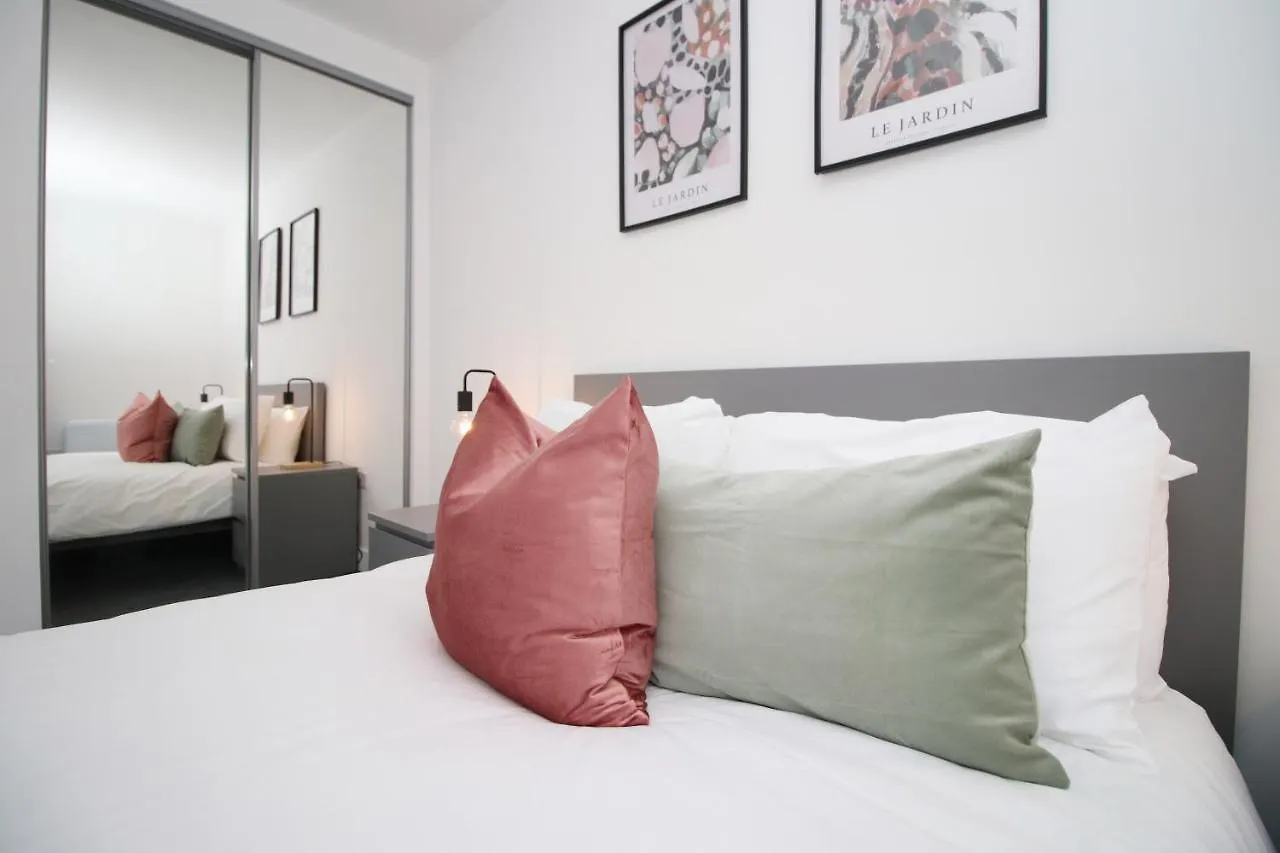 New Modern Cardiff Apartments by Ekliving Luxe 0*,