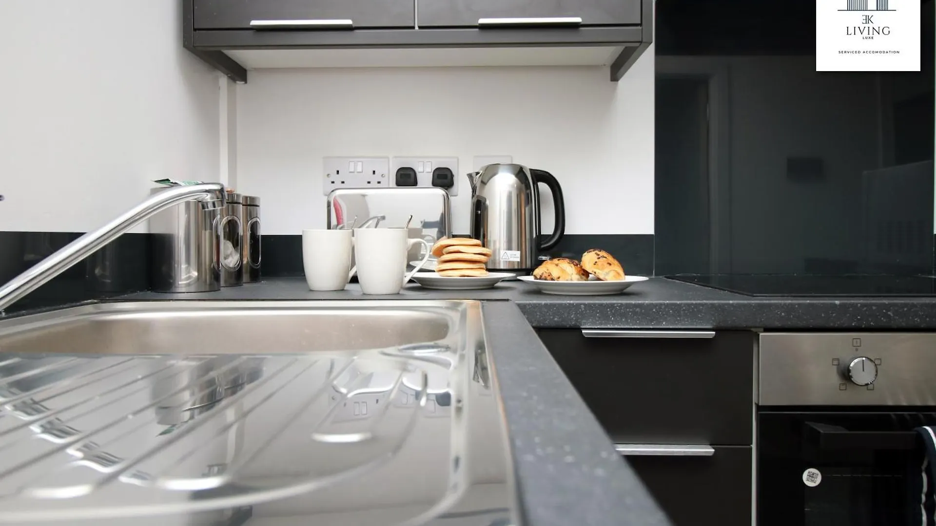 New Modern Cardiff Apartments by Ekliving Luxe 0*,